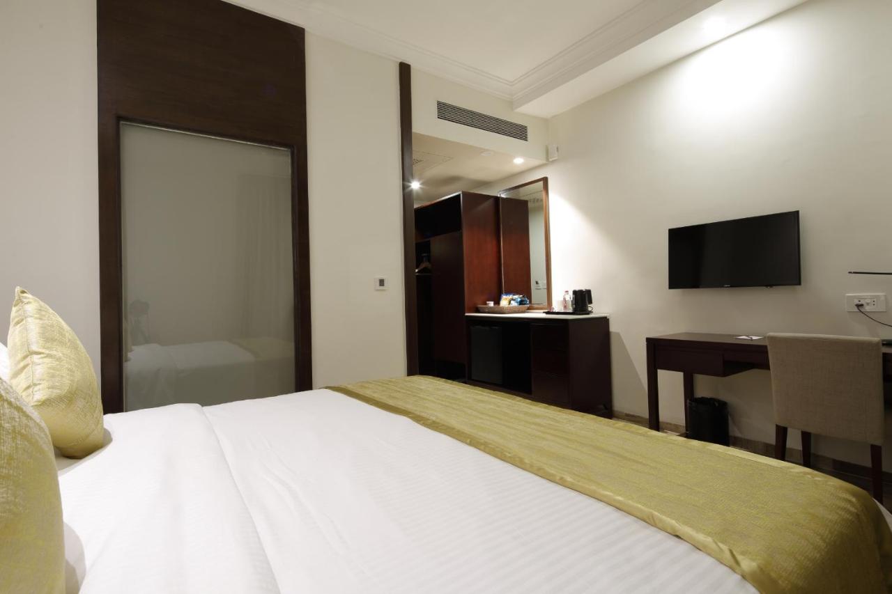 Regenta Inn Ranip Ahmadábád Kültér fotó