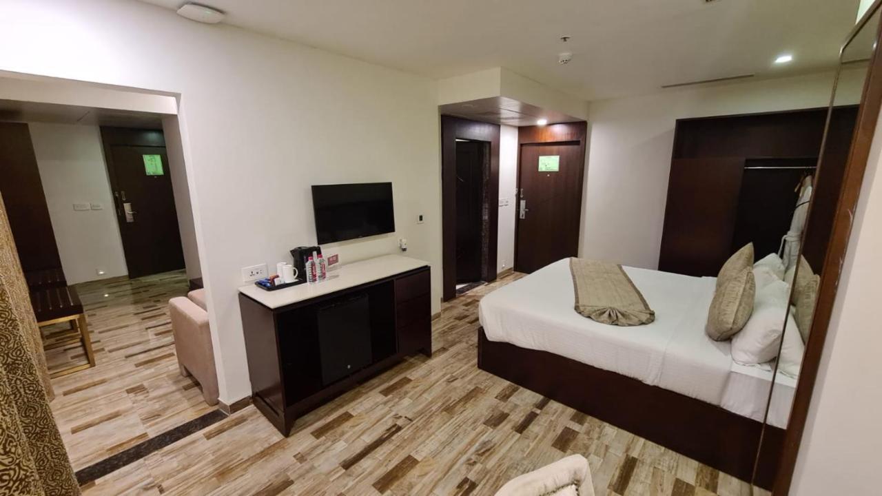 Regenta Inn Ranip Ahmadábád Kültér fotó